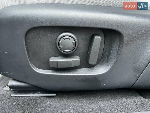 Белый Ленд Ровер Рендж Ровер Эвок, объемом двигателя 2 л и пробегом 33 тыс. км за 48900 $, фото 13 на Automoto.ua