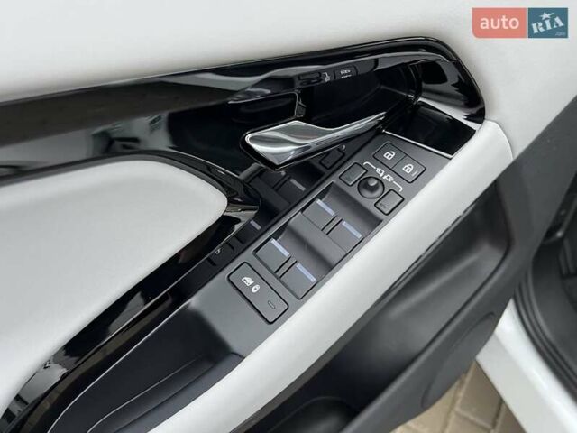 Белый Ленд Ровер Рендж Ровер Эвок, объемом двигателя 2 л и пробегом 33 тыс. км за 48900 $, фото 11 на Automoto.ua