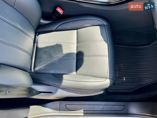 Белый Ленд Ровер Рендж Ровер Эвок, объемом двигателя 2 л и пробегом 13 тыс. км за 56900 $, фото 51 на Automoto.ua