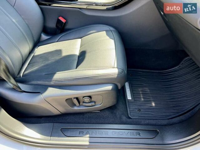 Белый Ленд Ровер Рендж Ровер Эвок, объемом двигателя 2 л и пробегом 13 тыс. км за 56900 $, фото 50 на Automoto.ua