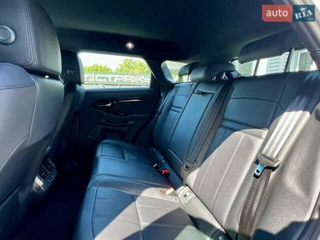 Белый Ленд Ровер Рендж Ровер Эвок, объемом двигателя 2 л и пробегом 13 тыс. км за 56900 $, фото 32 на Automoto.ua