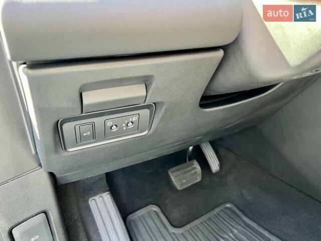 Белый Ленд Ровер Рендж Ровер Эвок, объемом двигателя 2 л и пробегом 13 тыс. км за 56900 $, фото 17 на Automoto.ua