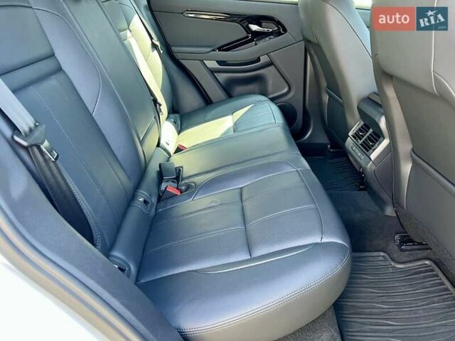 Білий Ленд Ровер Рендж Ровер Евок, об'ємом двигуна 2 л та пробігом 13 тис. км за 55900 $, фото 45 на Automoto.ua