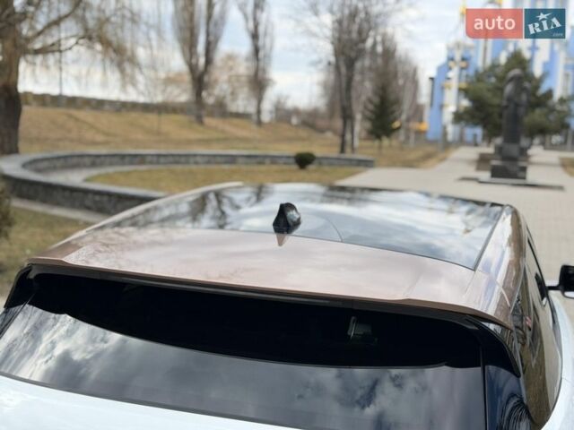 Білий Ленд Ровер Рендж Ровер Евок, об'ємом двигуна 2 л та пробігом 18 тис. км за 53000 $, фото 29 на Automoto.ua