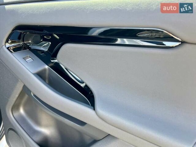 Білий Ленд Ровер Рендж Ровер Евок, об'ємом двигуна 2 л та пробігом 13 тис. км за 55900 $, фото 44 на Automoto.ua