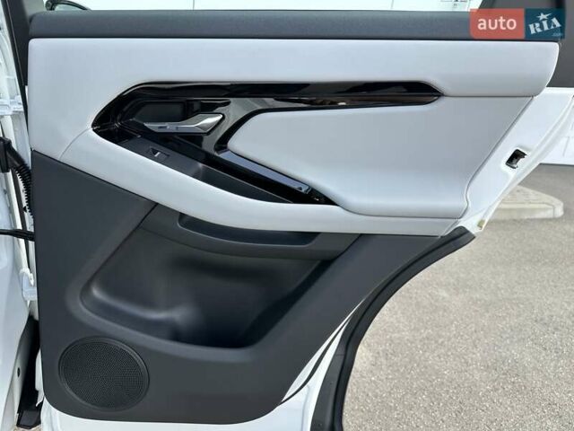 Білий Ленд Ровер Рендж Ровер Евок, об'ємом двигуна 2 л та пробігом 9 тис. км за 59900 $, фото 24 на Automoto.ua