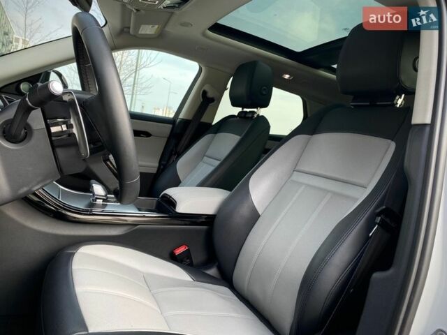 Білий Ленд Ровер Рендж Ровер Евок, об'ємом двигуна 2 л та пробігом 13 тис. км за 54900 $, фото 21 на Automoto.ua