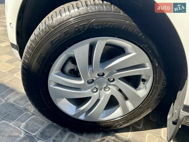 Білий Ленд Ровер Рендж Ровер Евок, об'ємом двигуна 2 л та пробігом 13 тис. км за 55900 $, фото 79 на Automoto.ua