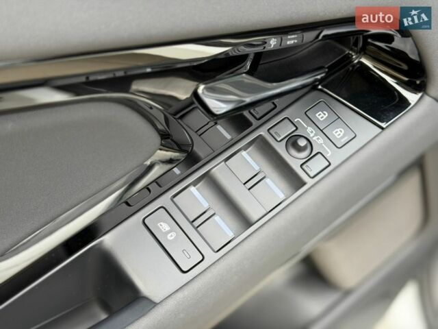 Білий Ленд Ровер Рендж Ровер Евок, об'ємом двигуна 2 л та пробігом 18 тис. км за 53000 $, фото 39 на Automoto.ua