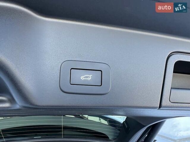 Белый Ленд Ровер Рендж Ровер Эвок, объемом двигателя 2 л и пробегом 12 тыс. км за 58407 $, фото 25 на Automoto.ua