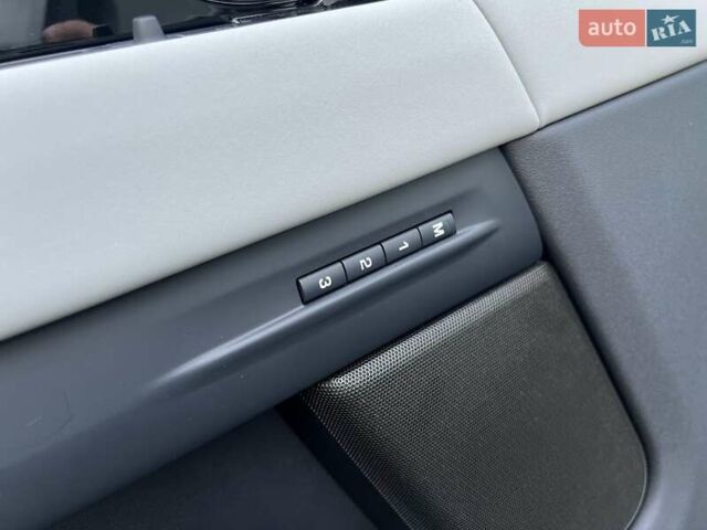 Белый Ленд Ровер Рендж Ровер Эвок, объемом двигателя 2 л и пробегом 5 тыс. км за 56500 $, фото 11 на Automoto.ua