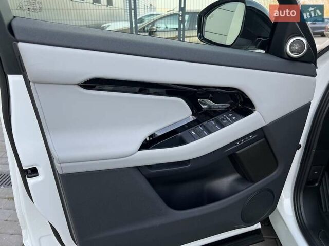 Белый Ленд Ровер Рендж Ровер Эвок, объемом двигателя 2 л и пробегом 5 тыс. км за 56500 $, фото 10 на Automoto.ua