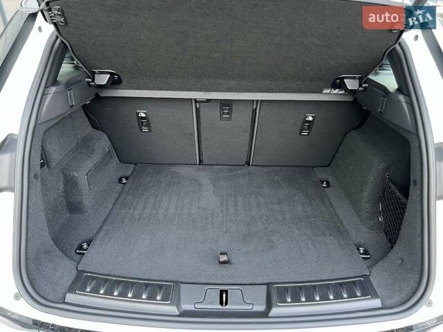 Белый Ленд Ровер Рендж Ровер Эвок, объемом двигателя 2 л и пробегом 5 тыс. км за 56500 $, фото 23 на Automoto.ua