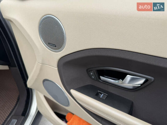 Бежевый Ленд Ровер Рендж Ровер Эвок, объемом двигателя 2 л и пробегом 246 тыс. км за 14500 $, фото 31 на Automoto.ua