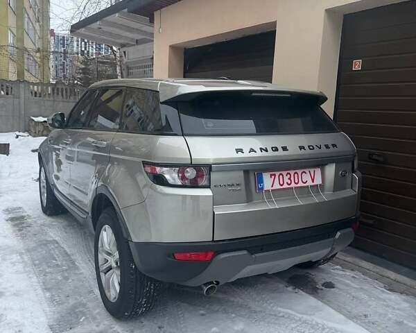 Бежевый Ленд Ровер Рендж Ровер Эвок, объемом двигателя 2.2 л и пробегом 153 тыс. км за 19600 $, фото 1 на Automoto.ua
