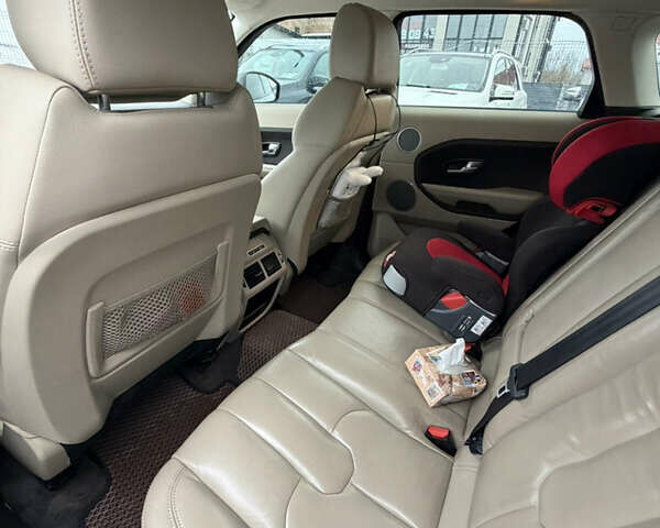 Бежевый Ленд Ровер Рендж Ровер Эвок, объемом двигателя 2 л и пробегом 246 тыс. км за 14500 $, фото 29 на Automoto.ua