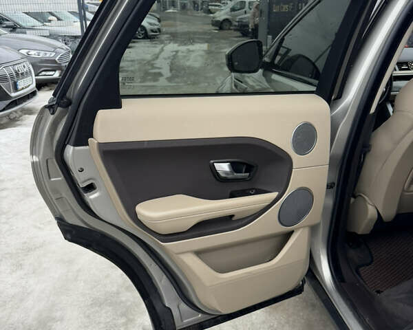 Бежевый Ленд Ровер Рендж Ровер Эвок, объемом двигателя 2 л и пробегом 246 тыс. км за 14500 $, фото 27 на Automoto.ua