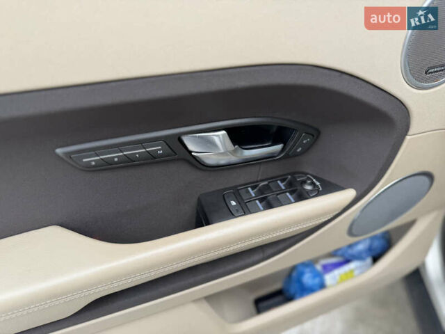 Бежевый Ленд Ровер Рендж Ровер Эвок, объемом двигателя 2 л и пробегом 246 тыс. км за 14500 $, фото 18 на Automoto.ua