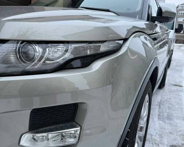 Бежевый Ленд Ровер Рендж Ровер Эвок, объемом двигателя 2.2 л и пробегом 153 тыс. км за 19600 $, фото 2 на Automoto.ua