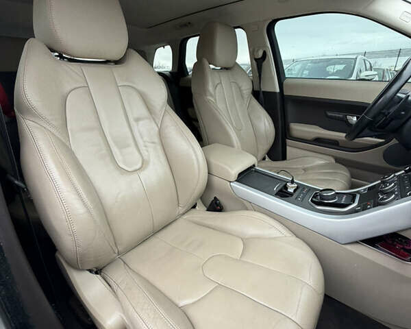 Бежевый Ленд Ровер Рендж Ровер Эвок, объемом двигателя 2 л и пробегом 246 тыс. км за 14500 $, фото 32 на Automoto.ua