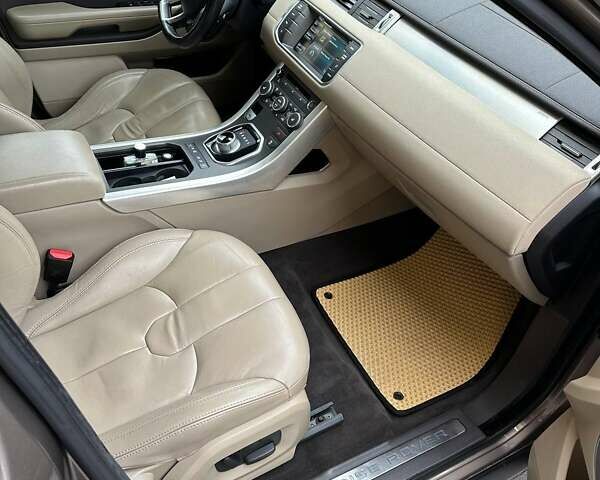 Бежевый Ленд Ровер Рендж Ровер Эвок, объемом двигателя 2.2 л и пробегом 110 тыс. км за 19999 $, фото 11 на Automoto.ua