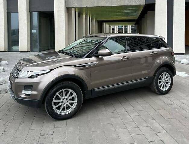 Бежевый Ленд Ровер Рендж Ровер Эвок, объемом двигателя 2.2 л и пробегом 110 тыс. км за 19999 $, фото 3 на Automoto.ua