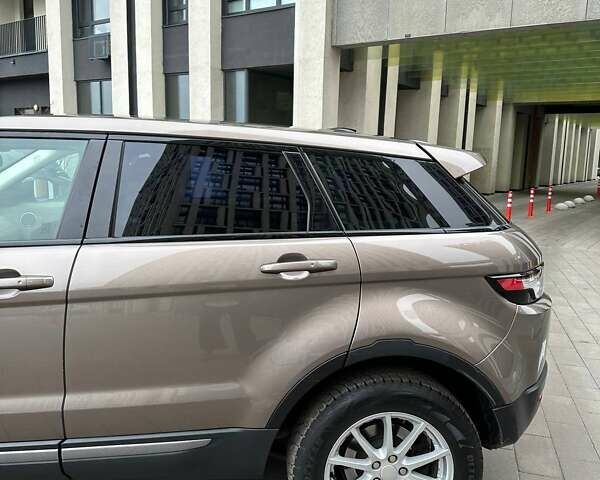 Бежевый Ленд Ровер Рендж Ровер Эвок, объемом двигателя 2.2 л и пробегом 110 тыс. км за 19999 $, фото 4 на Automoto.ua