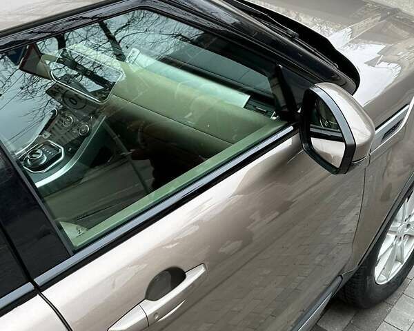 Бежевый Ленд Ровер Рендж Ровер Эвок, объемом двигателя 2.2 л и пробегом 110 тыс. км за 19999 $, фото 8 на Automoto.ua