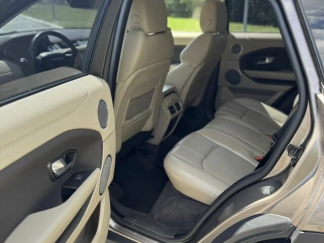 Бежевий Ленд Ровер Рендж Ровер Евок, об'ємом двигуна 2.2 л та пробігом 132 тис. км за 22000 $, фото 3 на Automoto.ua