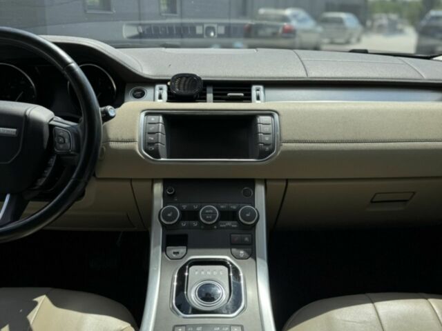 Бежевий Ленд Ровер Рендж Ровер Евок, об'ємом двигуна 2.2 л та пробігом 132 тис. км за 22000 $, фото 4 на Automoto.ua