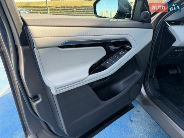 Бежевий Ленд Ровер Рендж Ровер Евок, об'ємом двигуна 2 л та пробігом 108 тис. км за 25900 $, фото 17 на Automoto.ua