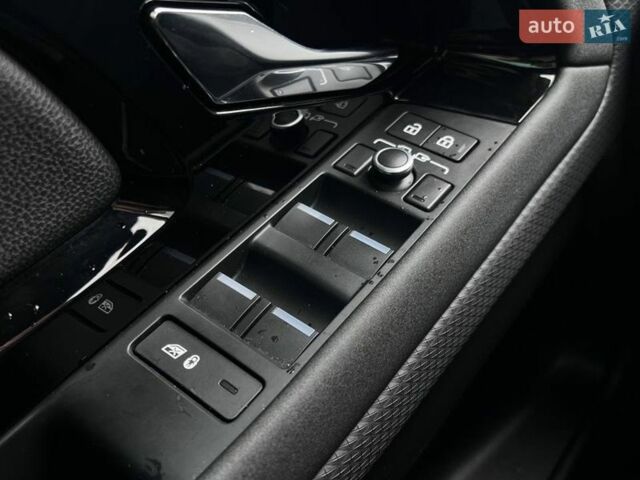 Бежевый Ленд Ровер Рендж Ровер Эвок, объемом двигателя 2 л и пробегом 107 тыс. км за 38990 $, фото 18 на Automoto.ua