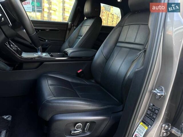 Бежевий Ленд Ровер Рендж Ровер Евок, об'ємом двигуна 2 л та пробігом 107 тис. км за 38990 $, фото 8 на Automoto.ua