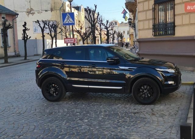 Чорний Ленд Ровер Рендж Ровер Евок, об'ємом двигуна 2.18 л та пробігом 286 тис. км за 17800 $, фото 14 на Automoto.ua