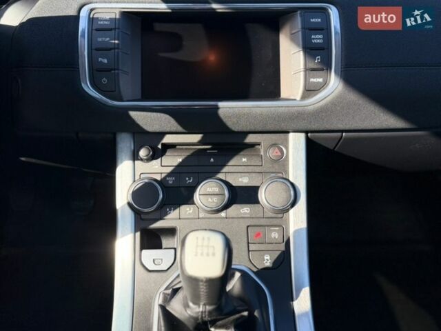 Черный Ленд Ровер Рендж Ровер Эвок, объемом двигателя 2.2 л и пробегом 221 тыс. км за 13900 $, фото 11 на Automoto.ua