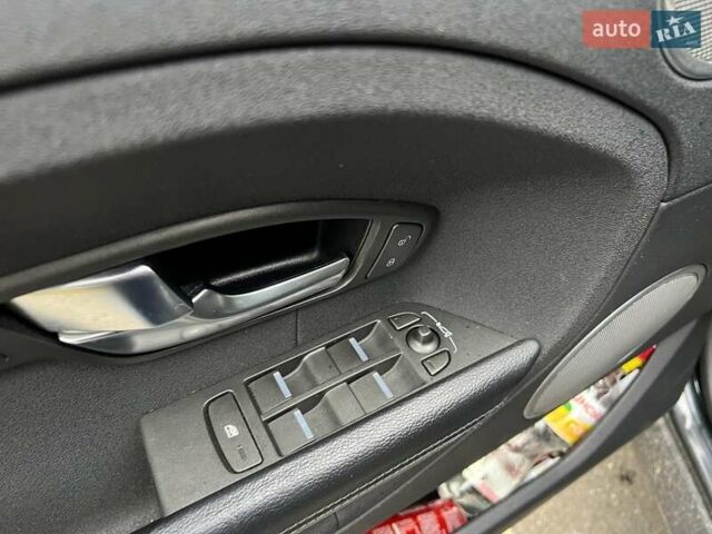 Черный Ленд Ровер Рендж Ровер Эвок, объемом двигателя 2 л и пробегом 163 тыс. км за 15990 $, фото 9 на Automoto.ua