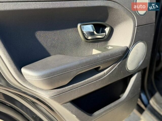 Черный Ленд Ровер Рендж Ровер Эвок, объемом двигателя 2.2 л и пробегом 221 тыс. км за 13900 $, фото 7 на Automoto.ua