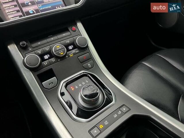 Черный Ленд Ровер Рендж Ровер Эвок, объемом двигателя 2 л и пробегом 163 тыс. км за 15990 $, фото 16 на Automoto.ua