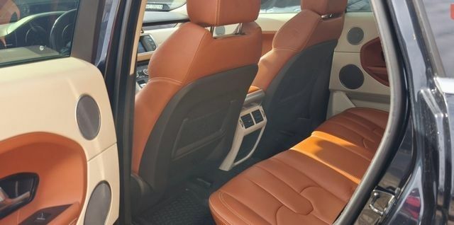 Чорний Ленд Ровер Рендж Ровер Евок, об'ємом двигуна 2.18 л та пробігом 286 тис. км за 17800 $, фото 2 на Automoto.ua