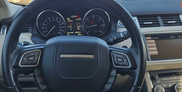 Чорний Ленд Ровер Рендж Ровер Евок, об'ємом двигуна 2.18 л та пробігом 286 тис. км за 17800 $, фото 9 на Automoto.ua