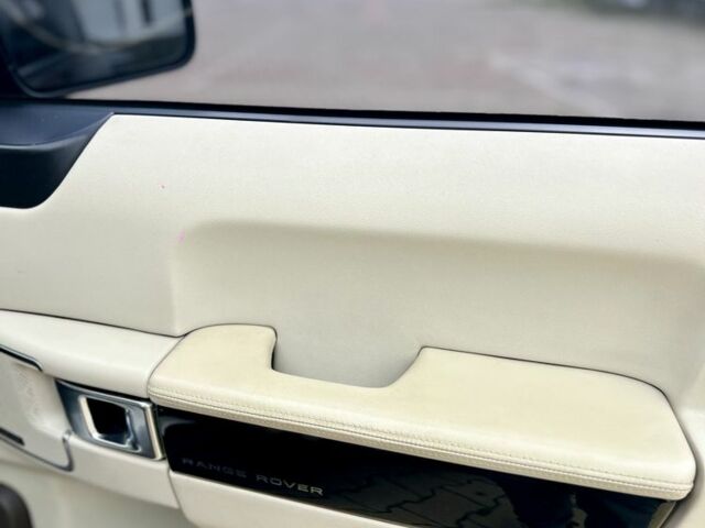 Чорний Ленд Ровер Рендж Ровер Евок, об'ємом двигуна 4.4 л та пробігом 190 тис. км за 28000 $, фото 4 на Automoto.ua