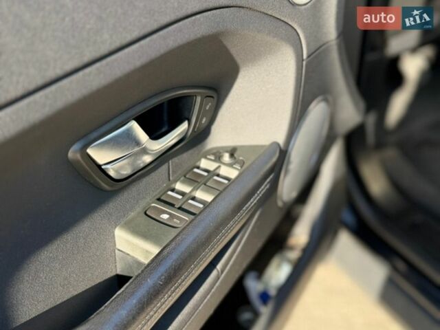 Черный Ленд Ровер Рендж Ровер Эвок, объемом двигателя 2.2 л и пробегом 221 тыс. км за 13900 $, фото 3 на Automoto.ua