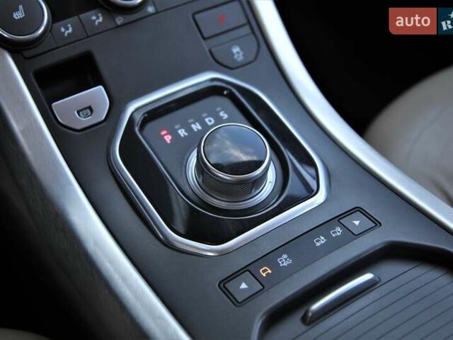 Чорний Ленд Ровер Рендж Ровер Евок, об'ємом двигуна 2.2 л та пробігом 153 тис. км за 23000 $, фото 17 на Automoto.ua