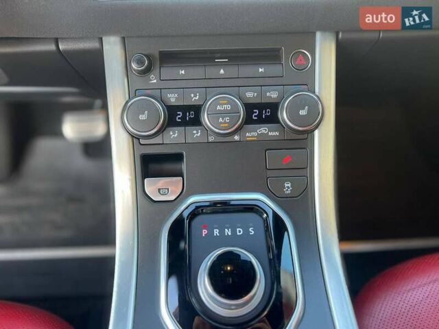 Чорний Ленд Ровер Рендж Ровер Евок, об'ємом двигуна 2 л та пробігом 134 тис. км за 15900 $, фото 16 на Automoto.ua