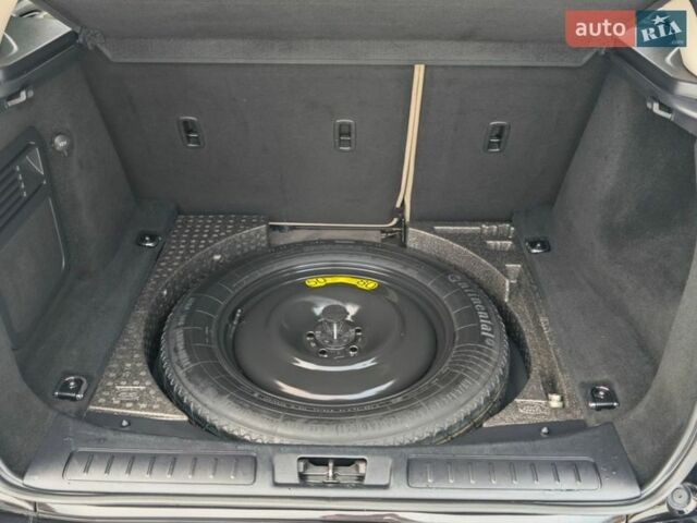 Чорний Ленд Ровер Рендж Ровер Евок, об'ємом двигуна 2 л та пробігом 230 тис. км за 16199 $, фото 32 на Automoto.ua