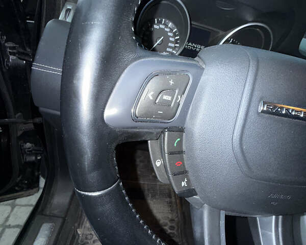 Чорний Ленд Ровер Рендж Ровер Евок, об'ємом двигуна 2.18 л та пробігом 164 тис. км за 18500 $, фото 9 на Automoto.ua