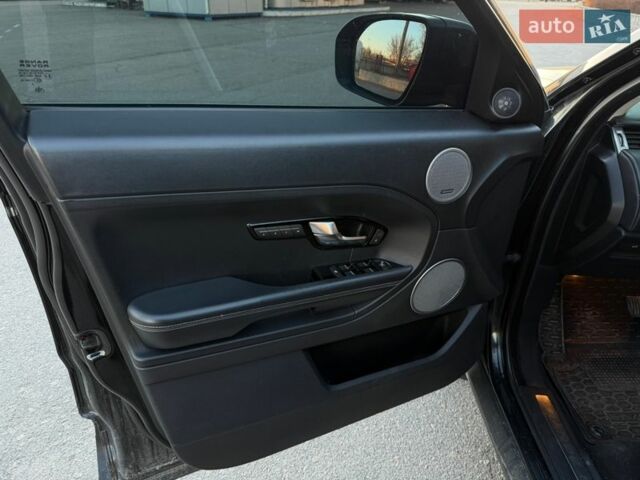 Черный Ленд Ровер Рендж Ровер Эвок, объемом двигателя 2.2 л и пробегом 165 тыс. км за 18800 $, фото 15 на Automoto.ua
