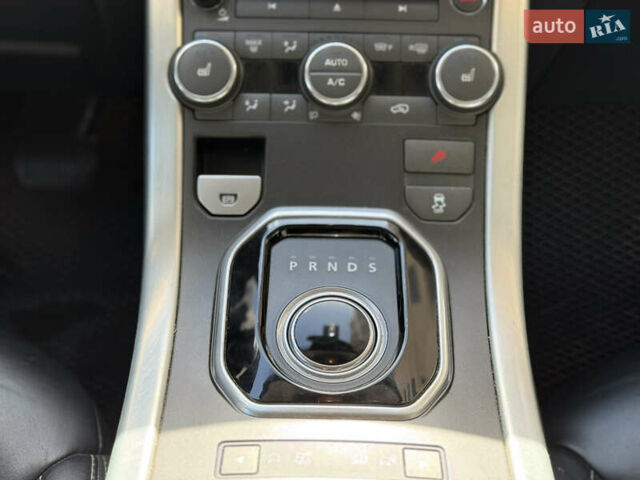 Чорний Ленд Ровер Рендж Ровер Евок, об'ємом двигуна 2.2 л та пробігом 241 тис. км за 16700 $, фото 11 на Automoto.ua