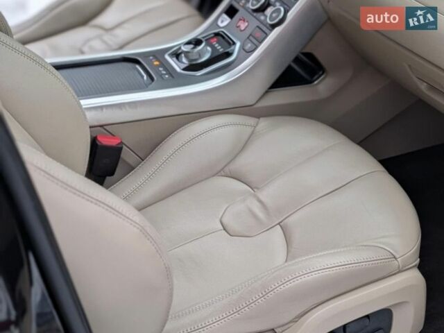 Чорний Ленд Ровер Рендж Ровер Евок, об'ємом двигуна 2 л та пробігом 230 тис. км за 16199 $, фото 25 на Automoto.ua