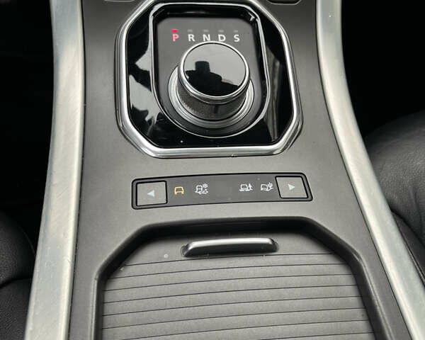 Черный Ленд Ровер Рендж Ровер Эвок, объемом двигателя 2 л и пробегом 212 тыс. км за 13800 $, фото 15 на Automoto.ua